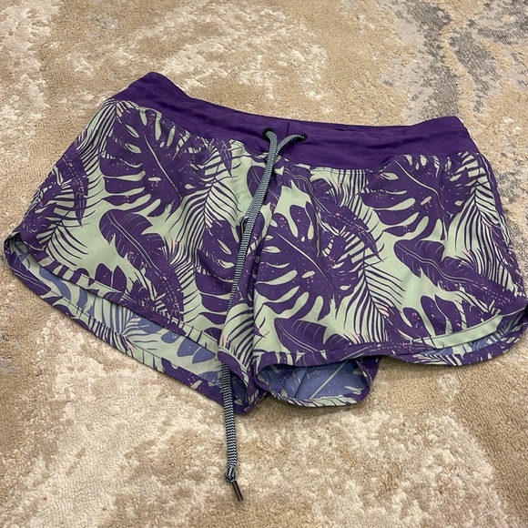 rabbit Women's Surf 'N Turf 2.5" Short Size S/M - Picture 3 of 6